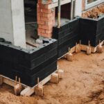Izolacja pionowa fundamentów papą bitumiczną