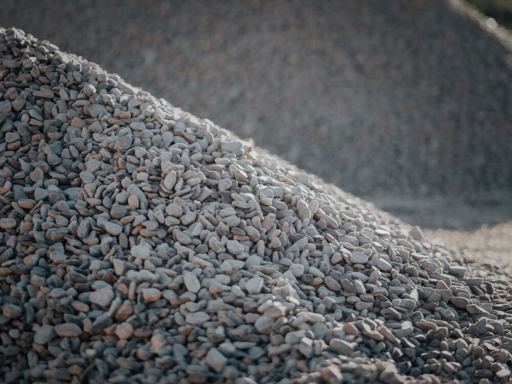 Żwir budowlany w świetle dziennym